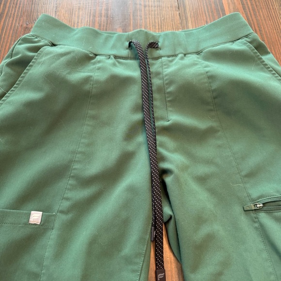 Fabletics Hunter Green Joggers Scrub Pants - Picture 10 of 15